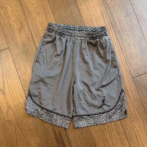 Nike Jordan Gray Athletic Shorts with Black Logo for Boys Size Large C11-167